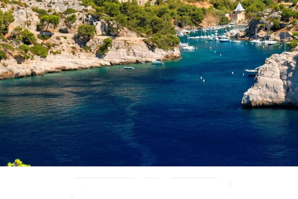Appartement Au calme, 200m du centre T2 avec balcon et parking à Cassis Extérieur photo